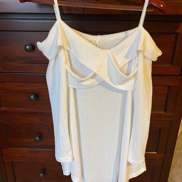 Tops - Picture 14 of 16